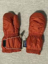Brand NEW Patagonia baby puff mitts