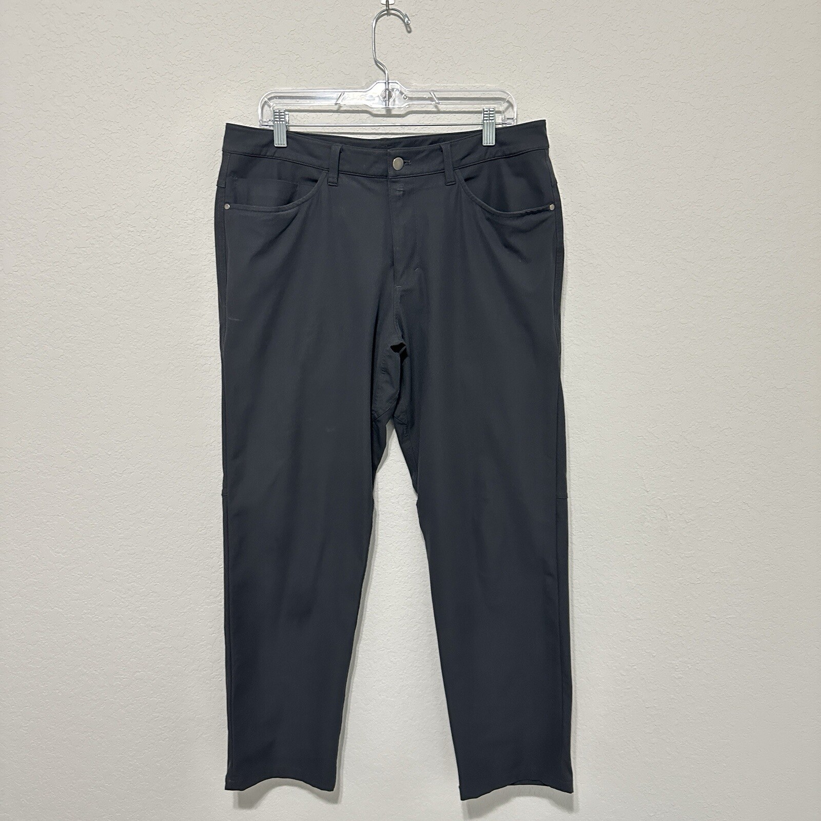 Lululemon ABC Pants Mens Size 34 Gray Tapered Stretch Chinos Travel Work