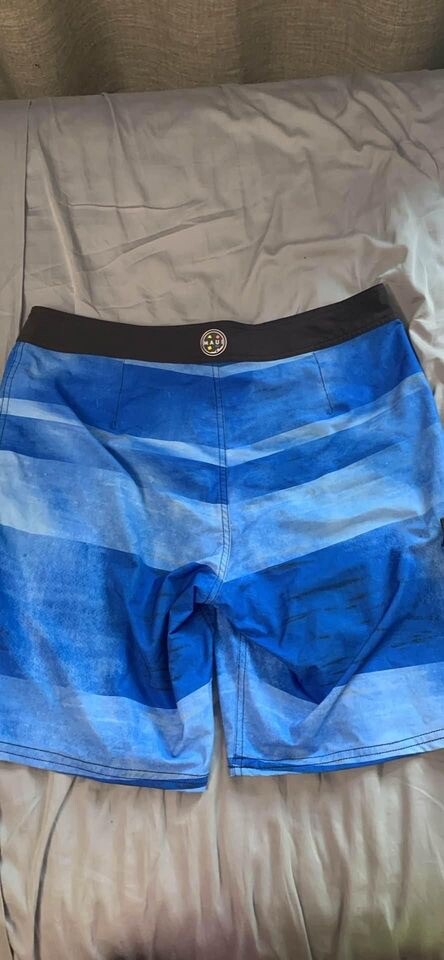 MAUI AND SONS Board Shorts Mens 34 image 2