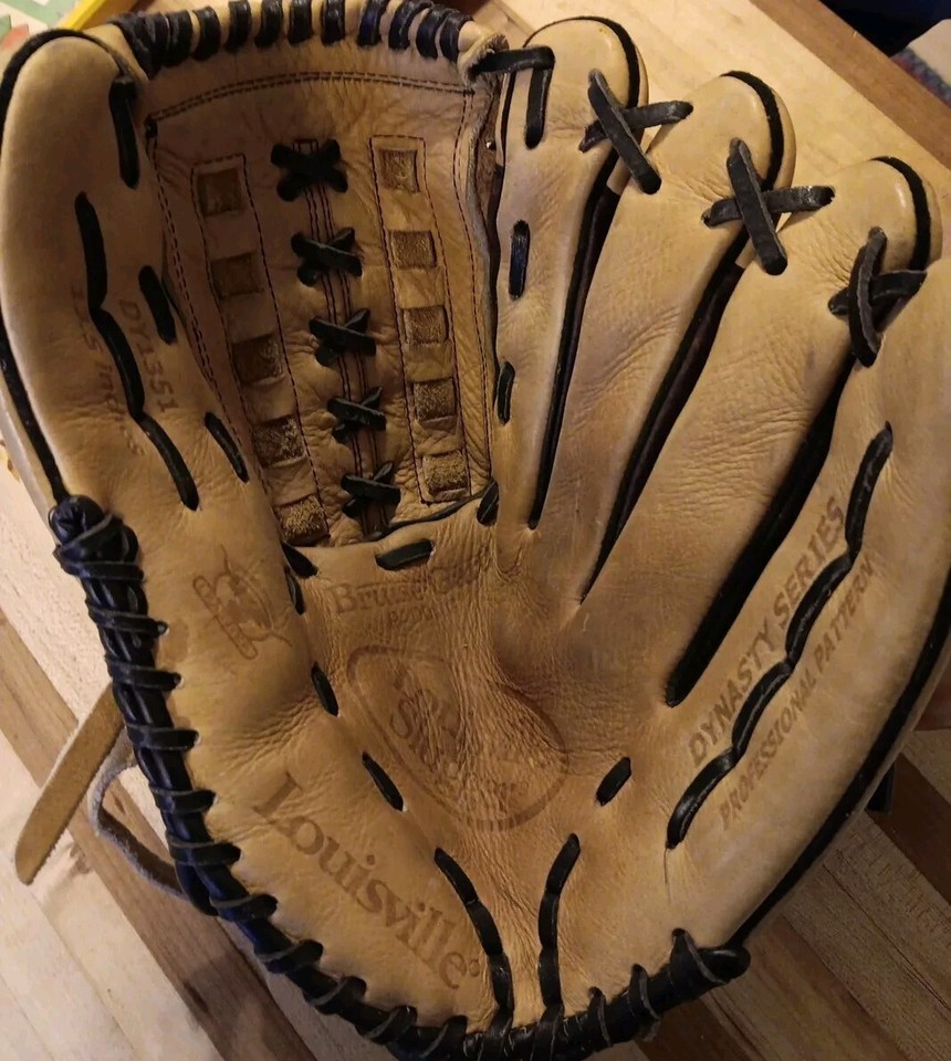 Louisville Slugger DY1351 Dynasty Softball Baseball Glove 13.5" Right