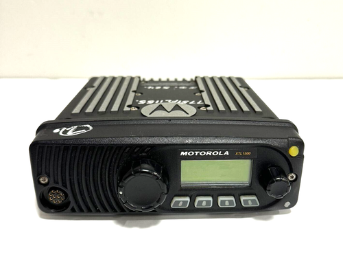 2x MOTOROLA XTL 1500 Mobile Radio 700/800 MHZ M28URS9PW1AN Base Brick