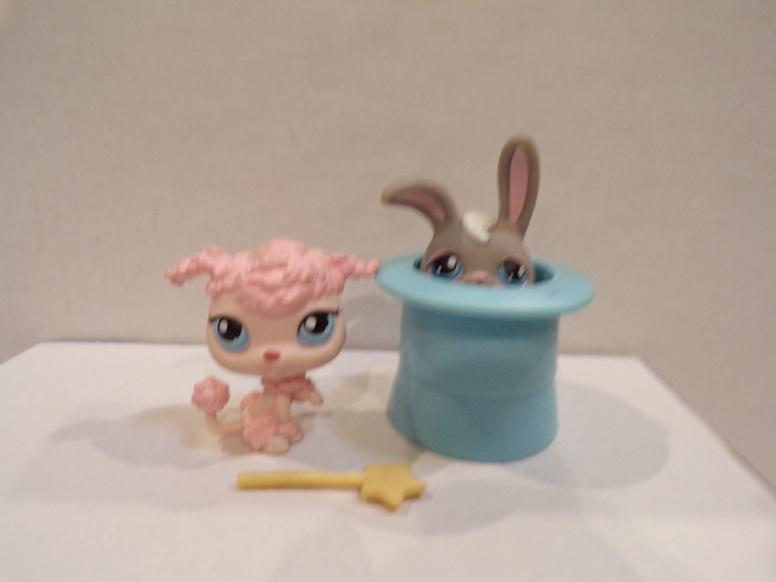 Littlest Pet Shop~#14~Bunny~#48~Poodle~Magic Wand Makes the 