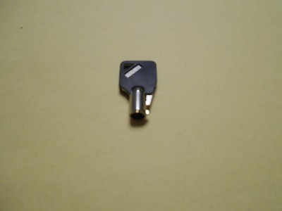 *UNKNOWN BRAND TOOL BOX LOCK KEY 042 FREE SHIPPING