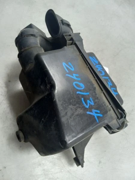 CAJA FILTRO AIRE TOYOTA PRIUS C 1.5L 4CYL 12-19  Foto 3 de 4