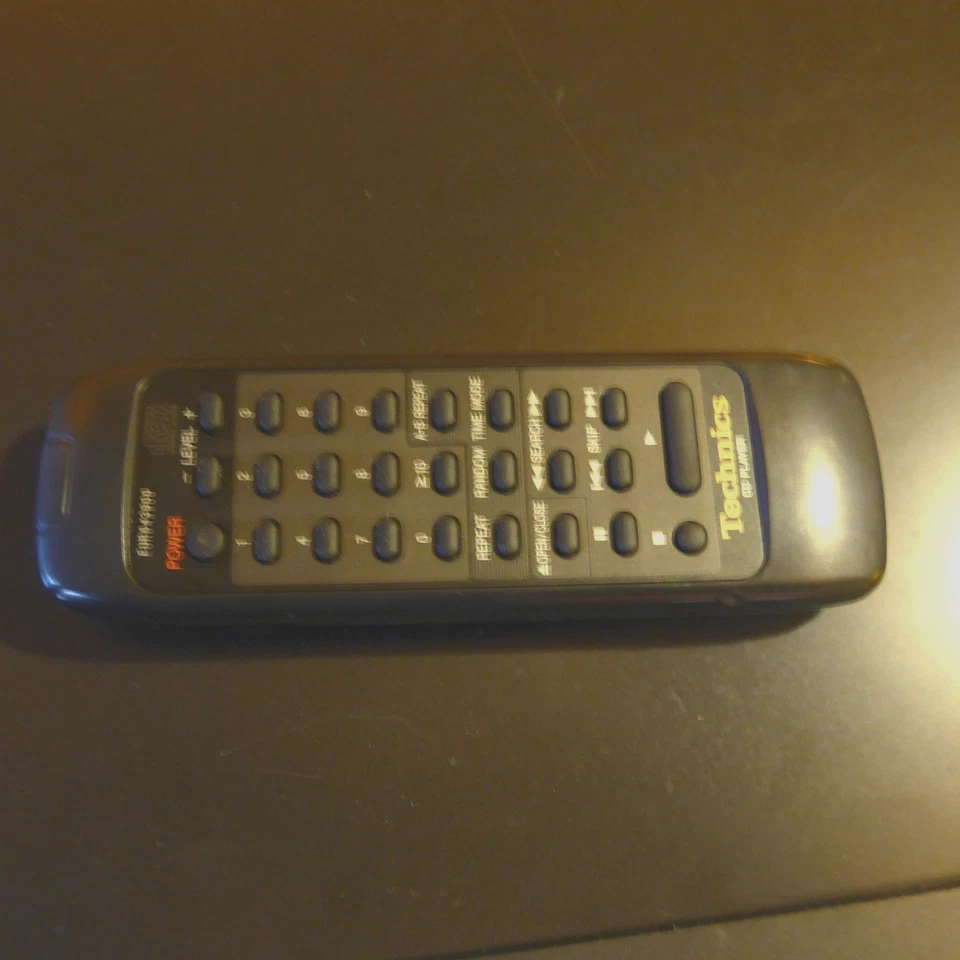 Technics SL-PG490 CD Player / Digital Optical Out mit Fernbedienung - Bild 4 von 4