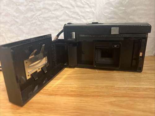 Vintage Kodak Instamatic X-15F Point & Shoot Film Camera. - Picture 3 of 4