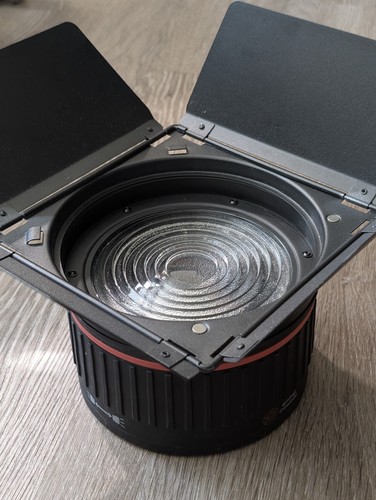 iFootage 6 Inch Mini Bowens Mount Fresnel Spotlight Lens 6FPM IF-402000082