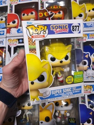 Funko Pop Hedgehog SUPER SONIC FIRST APPEARANCE #877 GITD SDCC 2022 Summer Con