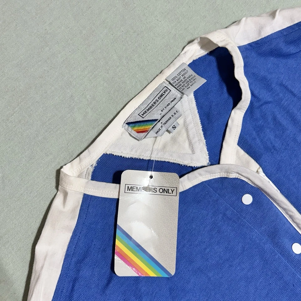 Suéter masculino pequeno azul pulôver novo com etiquetas MEMBERS ONLY 80s vintage camisa 1/2 botão novo com etiquetas - Imagem 4 de 4