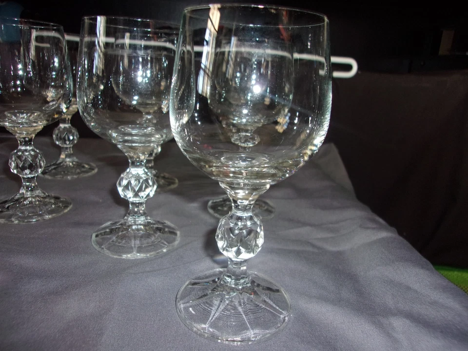 JUEGO DE 8 COPAS DE VINO COLECCIÓN BODA CRISTINA Foto 2 de 3