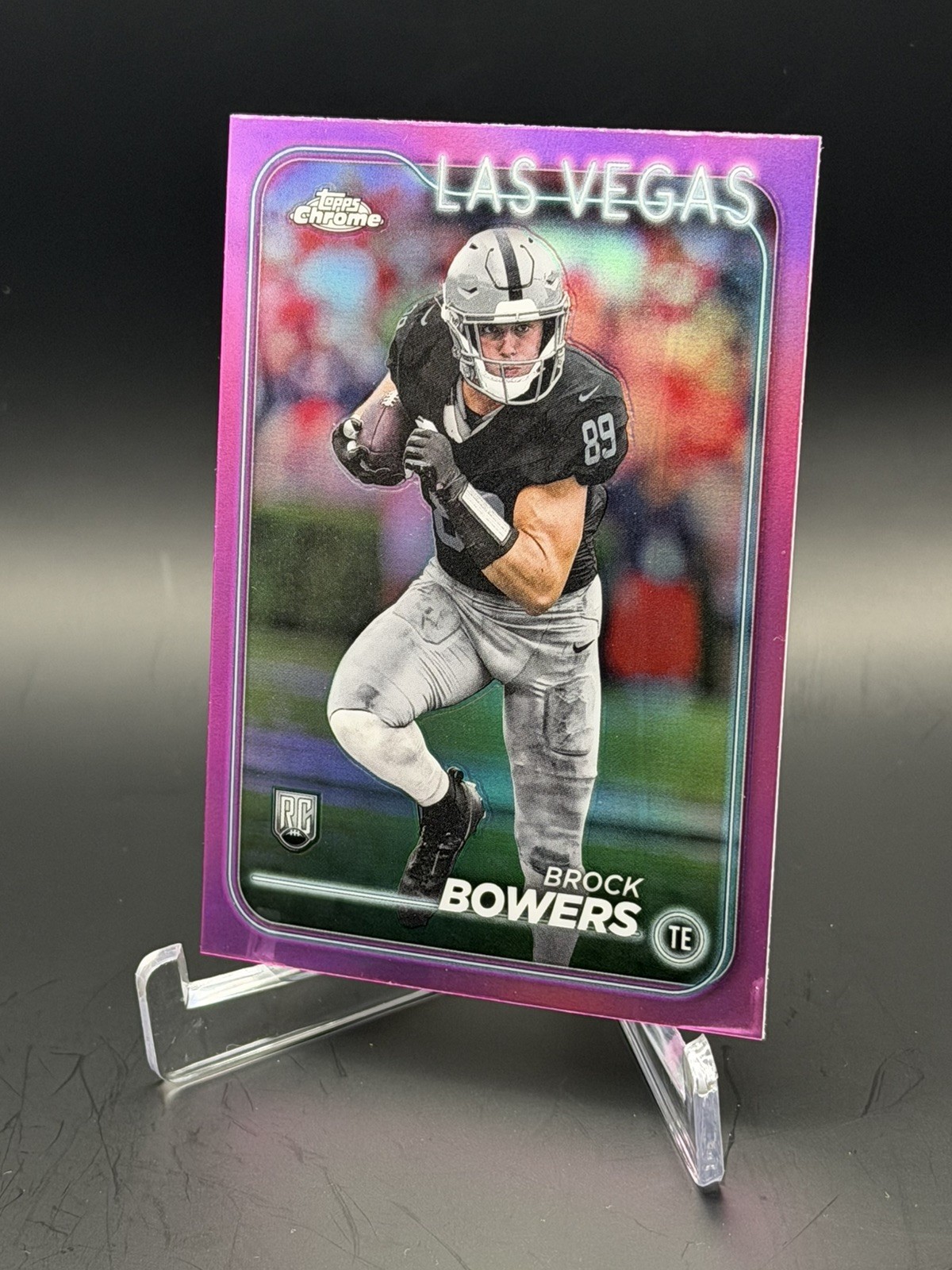 2024 Topps Chrome Brock Bowers #207 Pink Refractor RC Rookie Las Vegas Raiders