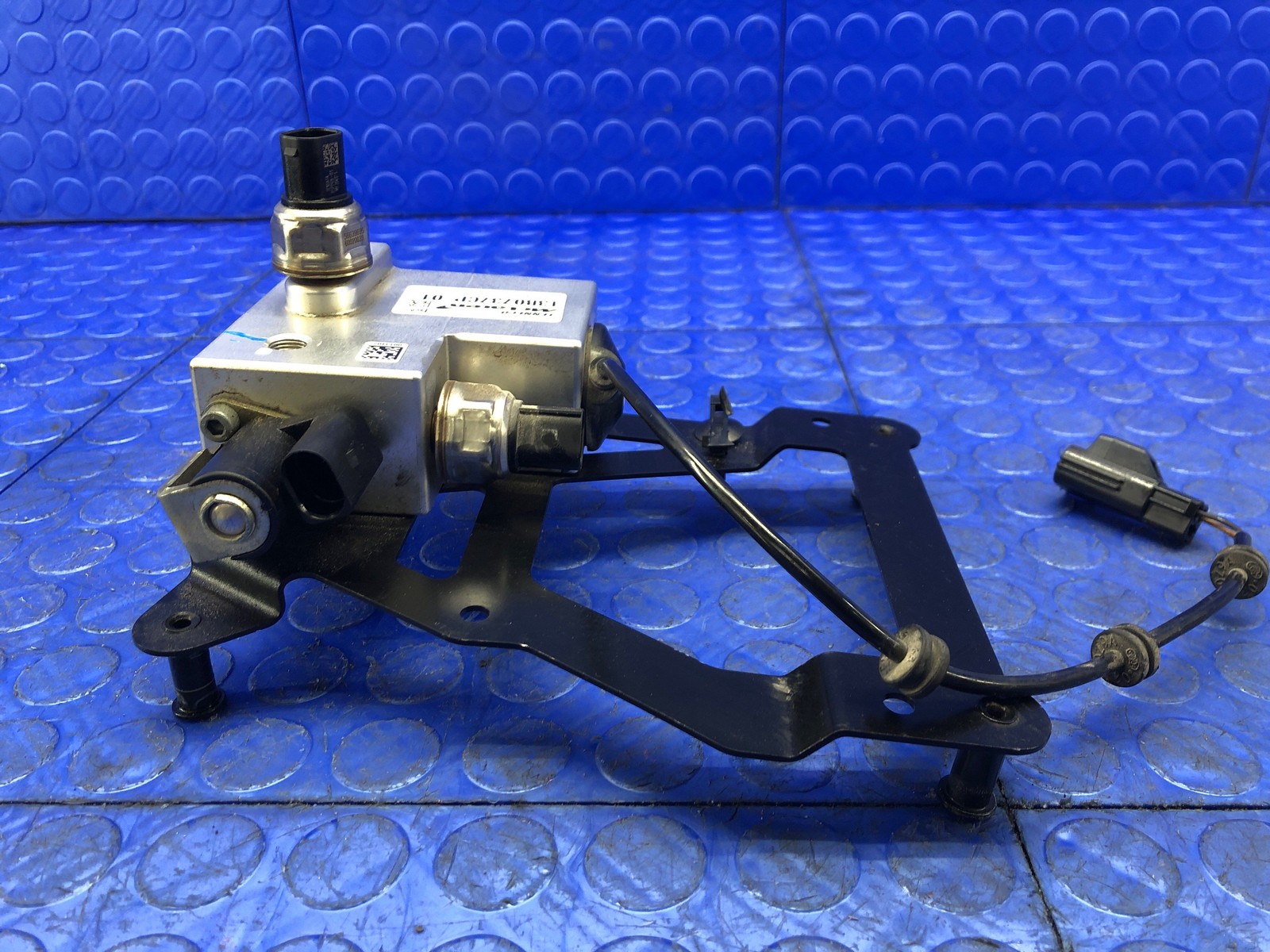 2016-2021 MCLAREN 570S HYDRAULIC SUSPENSION PUMP BLOCK CONTROL MODULE 13B0737CP