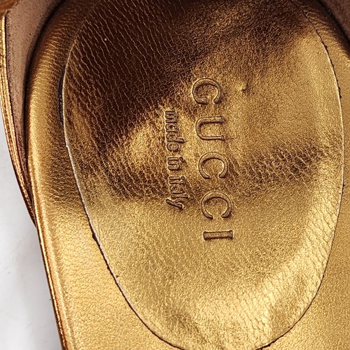 GUCCI Gold Leather Bumblebee Thong Sandal Size 9 - Picture 10 of 12