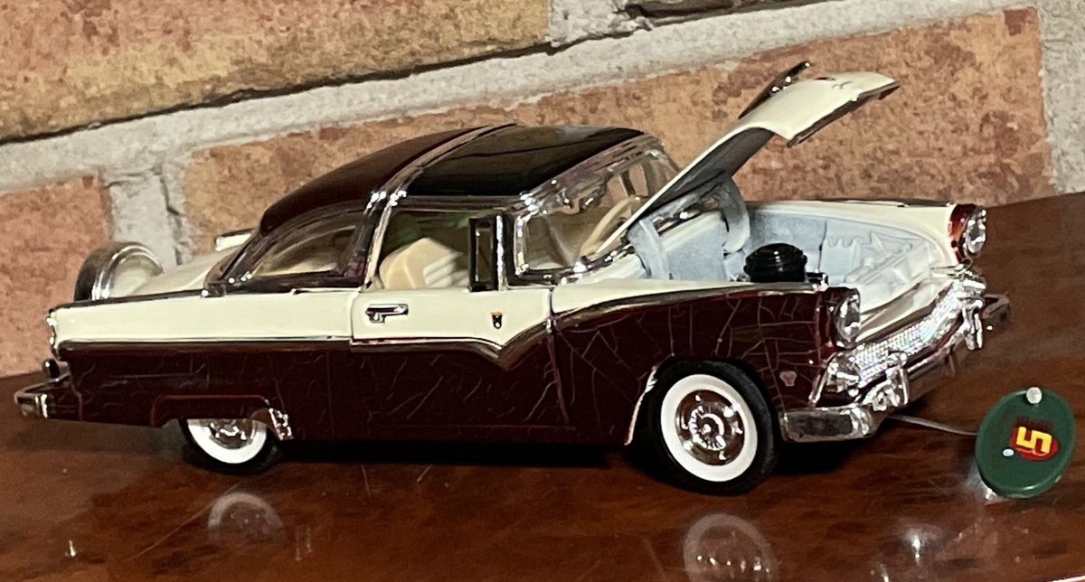 激安先着 Ford 1955 Crown LTD Sunnyside Superior BROWN 1:24 Victoria ミニカー