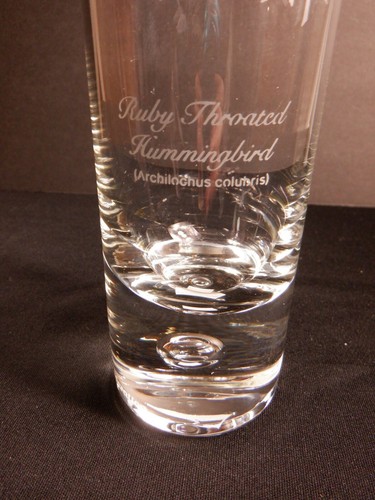 Jarrón de vidrio de la Federación Nacional de Vida Silvestre 9 3/4" de alto x 3 1/2" de ancho - Imagen 3 de 6