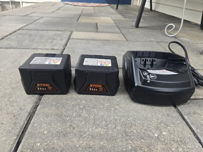 #ad STIHL AK10 BATTERY AND AL101 CHARGER COMBO KIT 2 Batteries $155.00