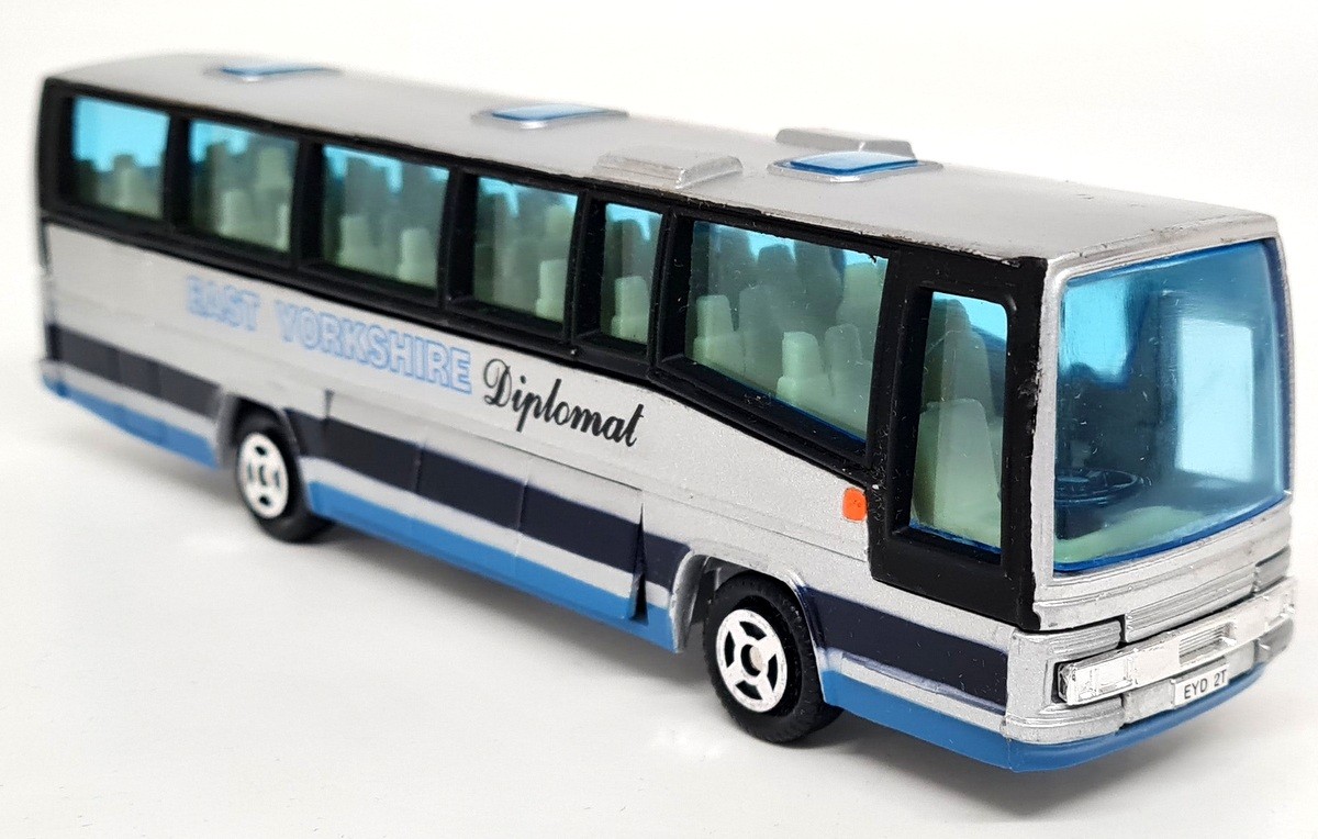 Corgi East Yorkshire Plaxton Diplomat Coach Diecast Model Bus
