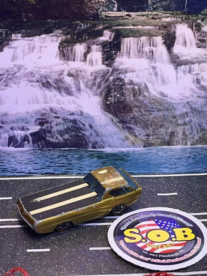 Hot Wheels Redlines 1967 DEORA furgoneta/camioneta pickup dorada diecast usada excelente estado Foto 4 de 4