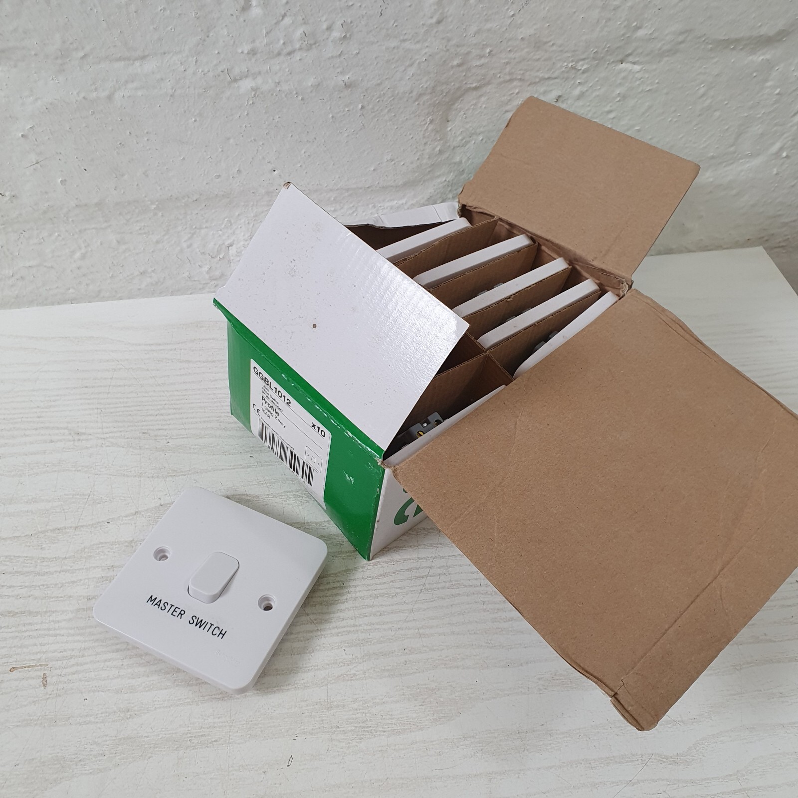 10 x Schneider Electric GGBL1012 Lisse Plate Switch 1 Gang 2-Way  10AX    - O9