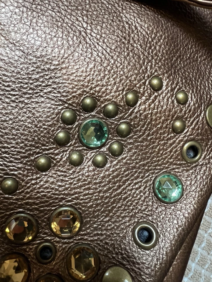 Cartera de Cuero Steve Madden - Color Dorado Metálico - Borde Joya - ¡Mucho Bling!! Foto 3 de 4