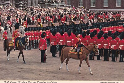 H.M. QUEEN ELIZABETH AT THE TROOPING THE COLOUR ~ UNBENUTZT ~ UNBESPIELT