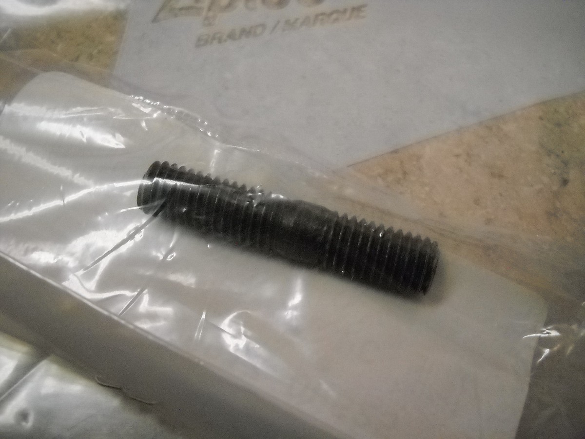 NOS OEM Yamaha Cyl Head Stud Bolt 1995-2005 YZF-R600 XVS1100