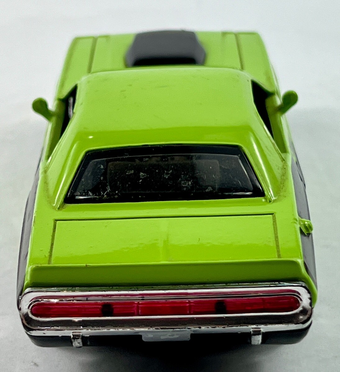 NewRay 1970 Dodge Challenger Classic Muscle Car Diecast Lime Grn 1