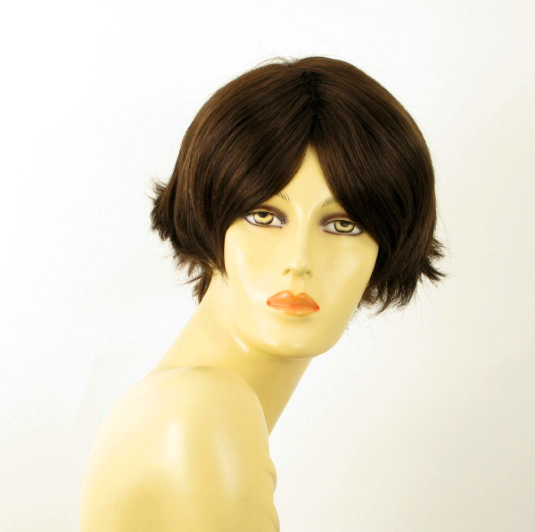 Perruque cheveux naturel ESTHER 6 châtain idéale pour changer de style en soirée