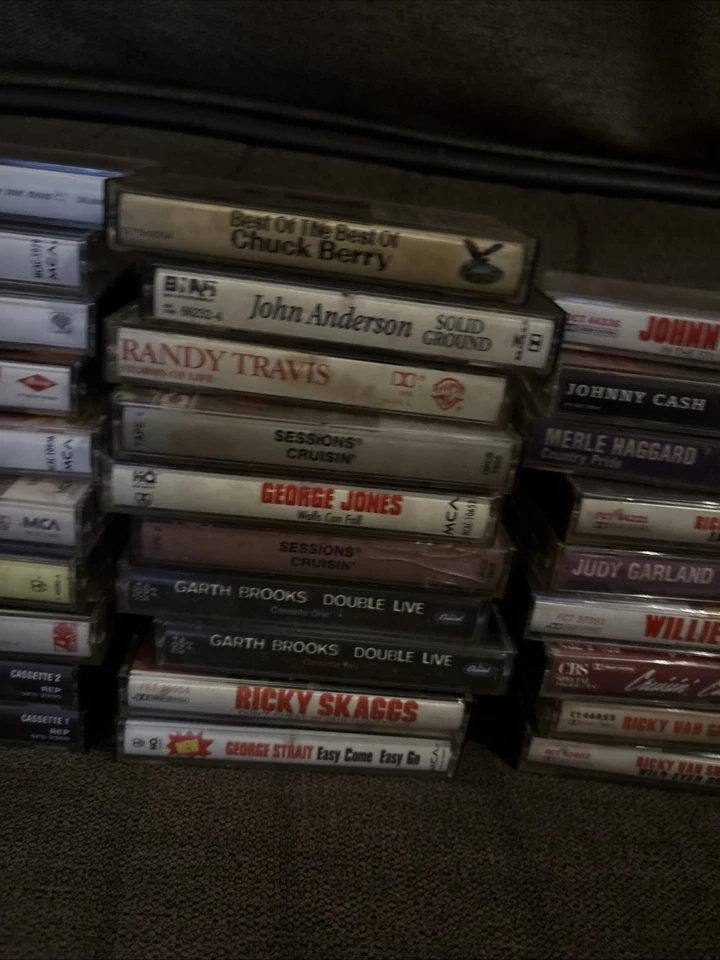 Lot 39 Classic Country Cassette Tapes George Jones, Reba, Ricky Van Shelton, Mor - Image 4 of 4