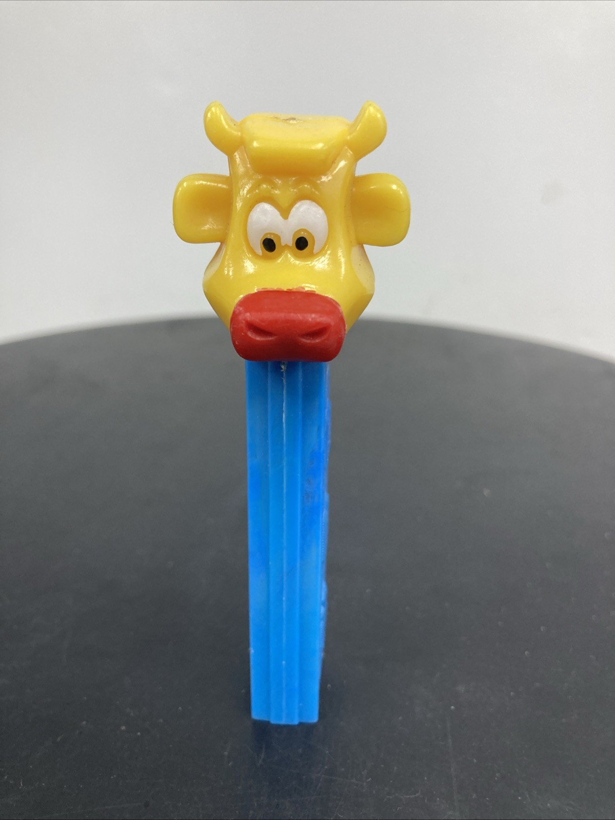 1973 Vintage Yellow Cow No Feet Pez Dispenser 2.620.061 Made In AUSTRIA