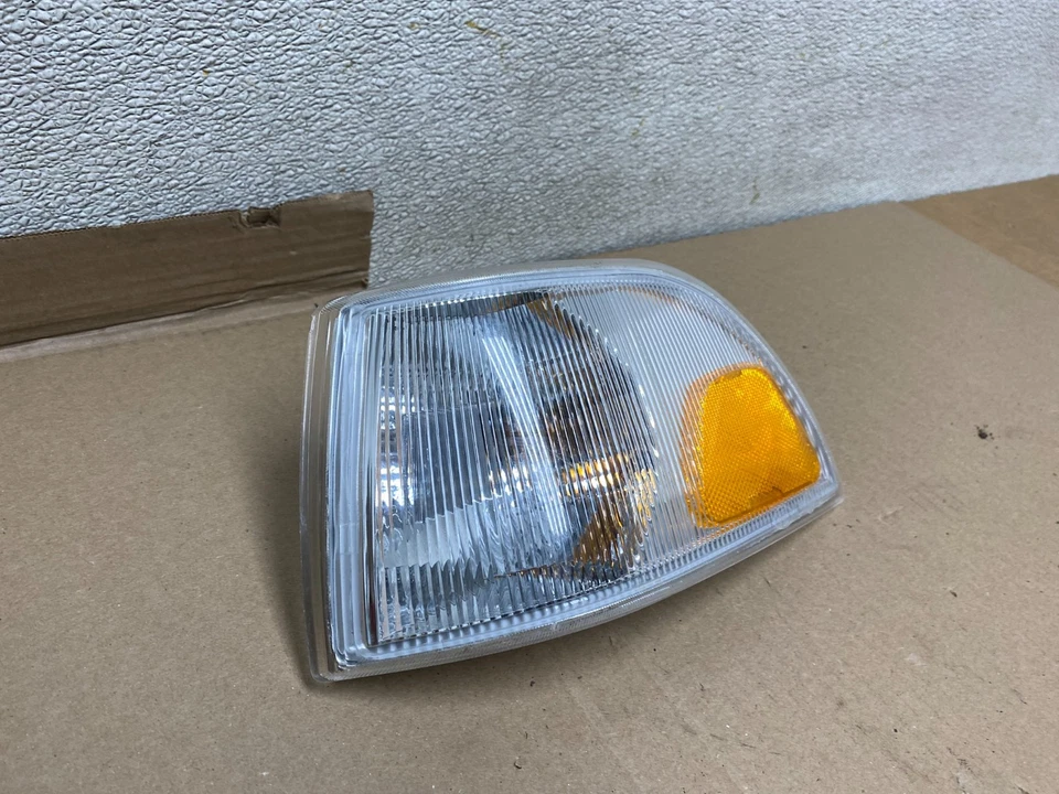 1998 to 2001 Volvo C70 Left Driver LH Side Turn Signal OEM U0873 DW - Image 3 of 4