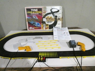 VTG TYCO OVER UNDER ELECTRIC RACING #6684; 8.5' RACING ACTION IN 2' X 3.5'