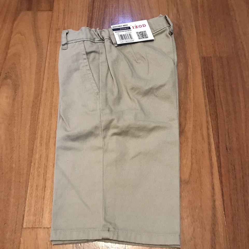 Uniforme IZOD para niños beige tostado caqui/ajuste plano casual Pantalones cortos de cintura talla 7 Foto 2 de 4