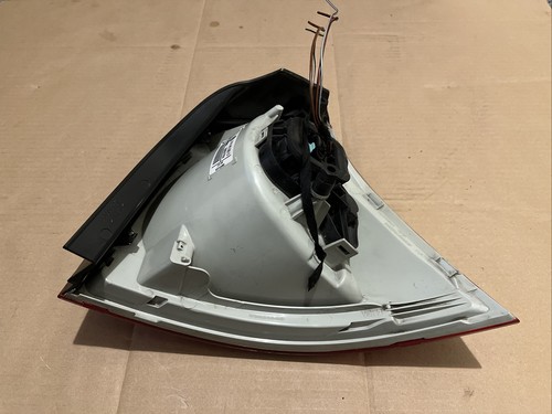 VW GOLF MK5 04-08 LAMP LIGHT REAR PASSENGER NEAR LEFT SIDE 1K6945095Q - Picture 6 of 18