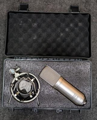 MXL 2008 Condenser Mic with mount and case