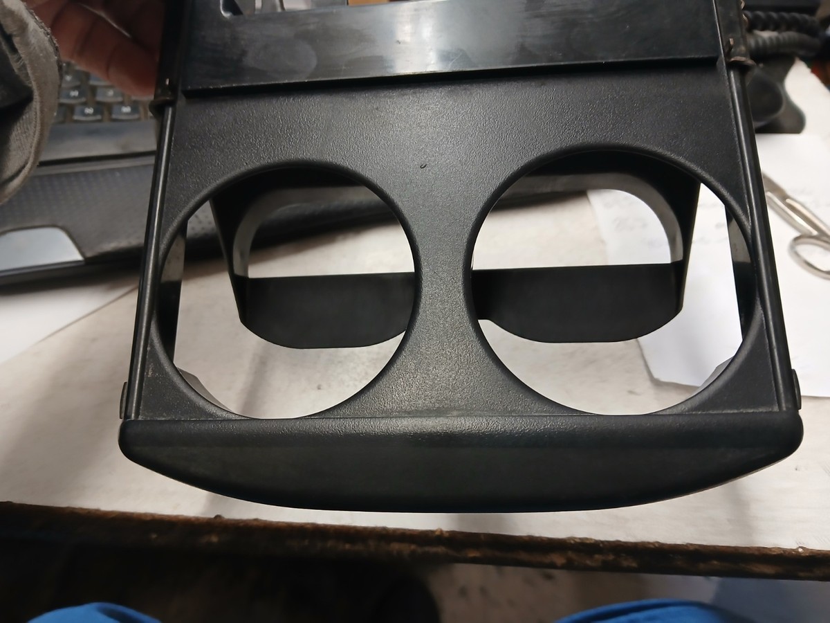 tocco105jp品 2000-05 Toyota MR2 Spider Interior Cup Holder 55604-17010 OEM Used