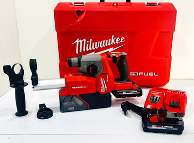 Milwaukee M18 Fuel 5/8  SDS Plus Rotary Hammer 2908-22DE w/Dust Extractor Kit