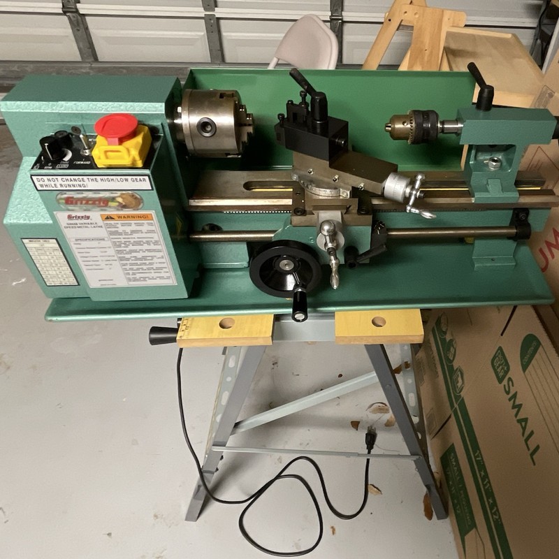 Grizzly G8688 Variable Speed 7x12 Mini Metal Lathe, 3 in Chuck, Electric