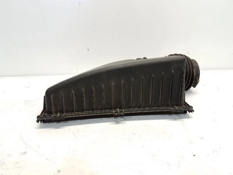 1999-04 Volvo S80 (2.9L / AT) Air Cleaner Lid *ONLY* - Image 4 of 4