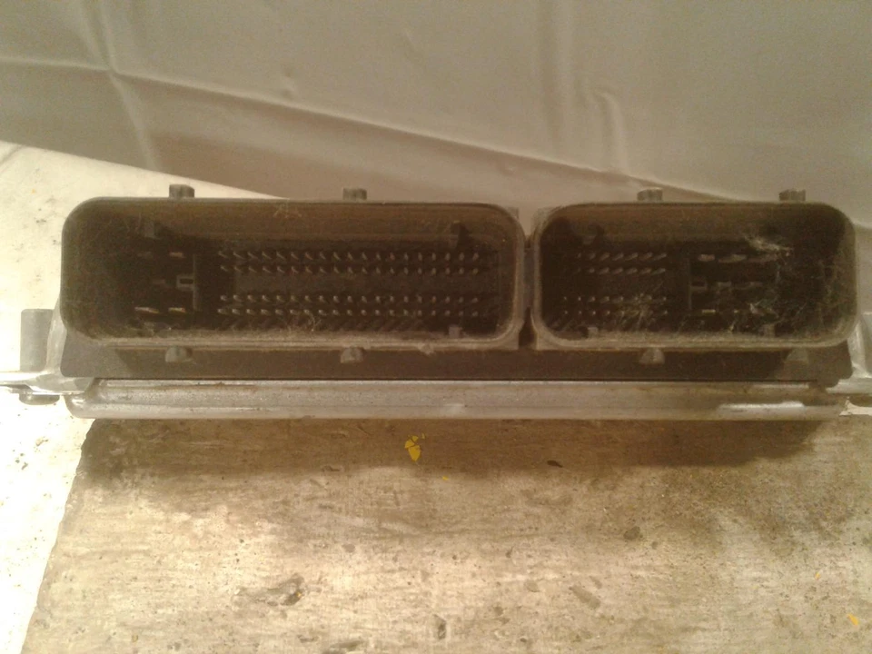 Used Engine Control Module (ECM) fits: 2004 Volkswagen Passat Electronic Control - Image 2 of 4