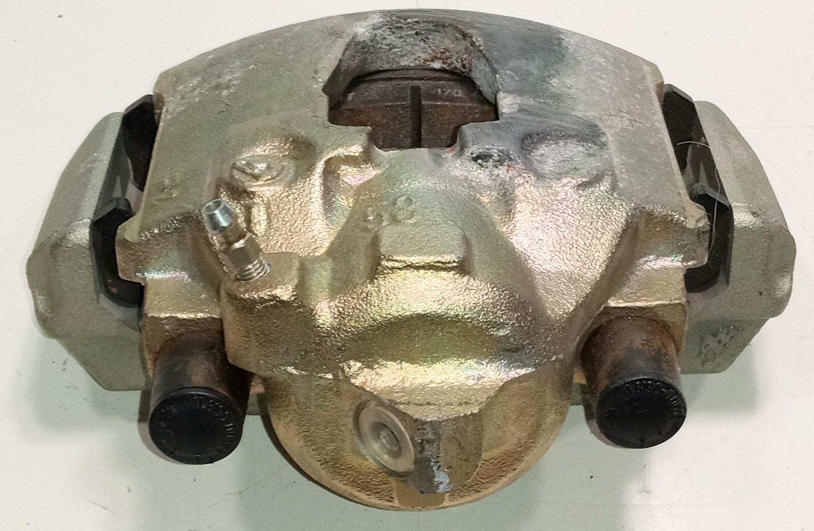 Ferrari Mondial Brake Caliper_Rear Right_Brake Pads_117184_328_208_GENUINE