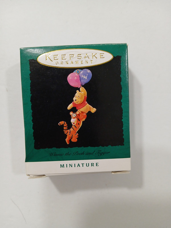 Hallmark Miniature Disney Winnie the Pooh and Tigger 1996 with Balloons nib