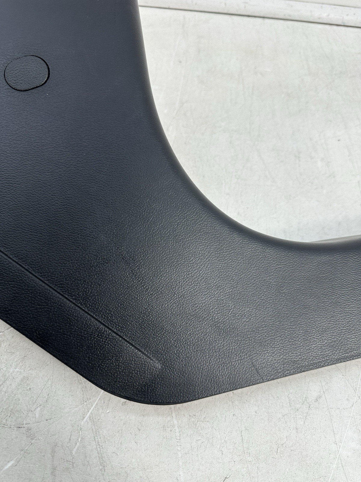 Maserati Ghibli S Q4 2014-2021 Front Right Kick plate P/N 6700113680
