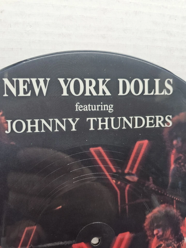 NEW YORK DOLLS - Featuring Johnny Thunders - 12'' (EX) Picture Disc - Ltd. Ed. - Image 2 of 4