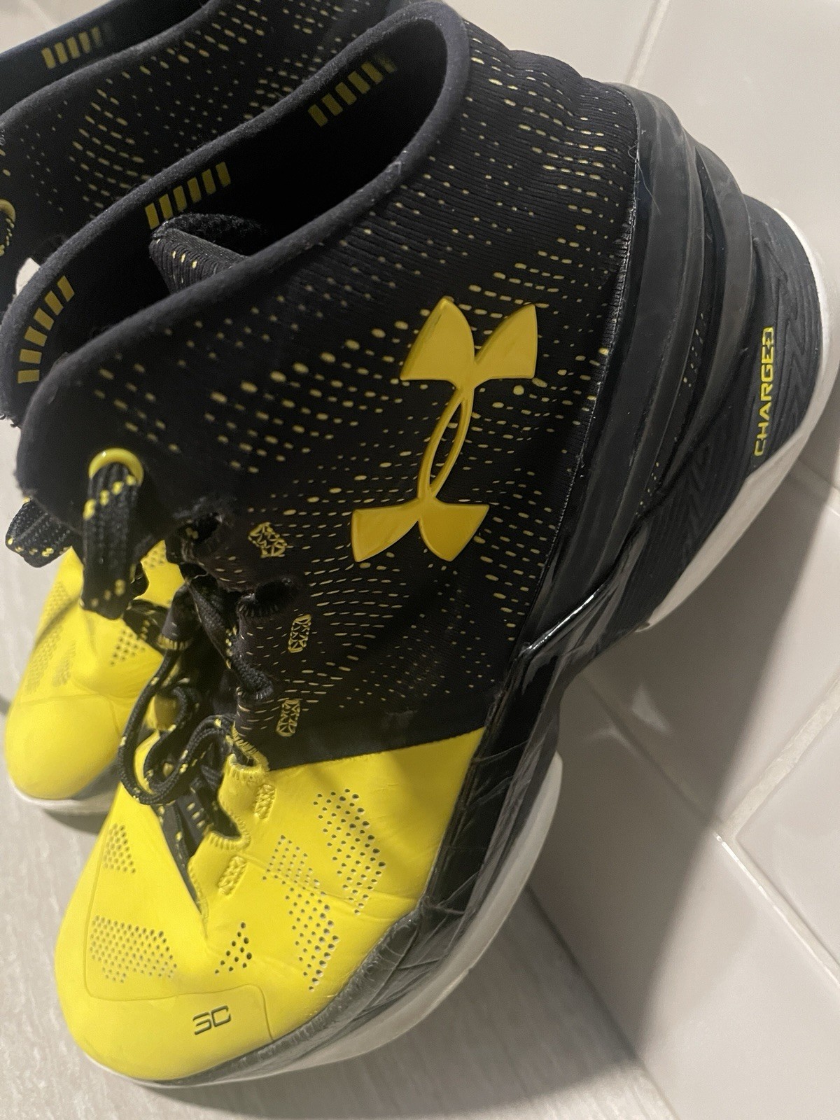 DS UNDER ARMOUR CURRY 2 II LONGSHOT BLACK YELLOW sz 10.5 mvp