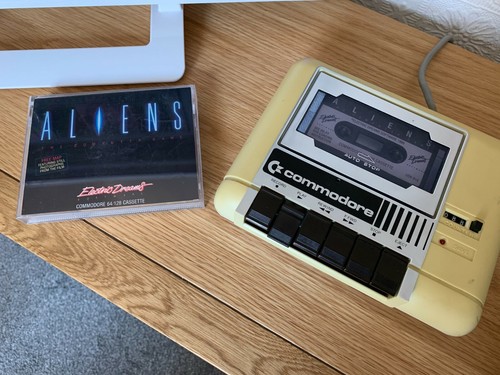 Electric Dreams Aliens Commodore 64 Cassette - Working -👽👾Retro Gift Idea👾👽 - Afbeelding 11 van 12