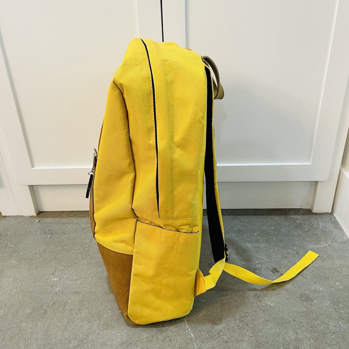 Maroon Bell Outdoor Weekender backpack Limited Edition  display picture 1