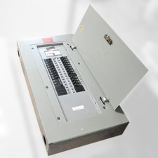 Siemens S3C30ML 225 Amp Main Lug Panelboard 208Y/120 3PH 4W w/22 Circuit Breaker