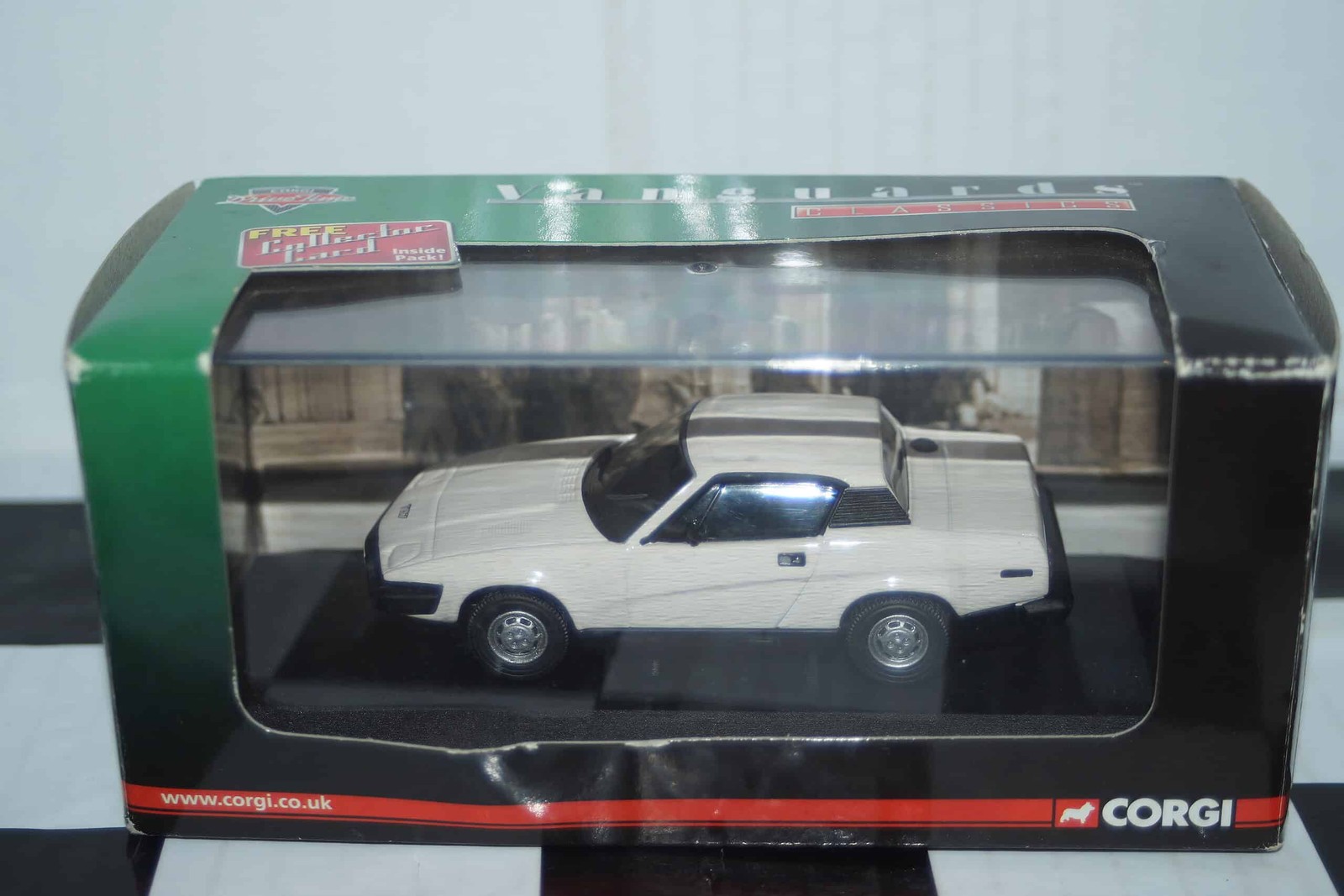 Vanguards Corgi Triumph TR7 White VA10502 1:43 Scale