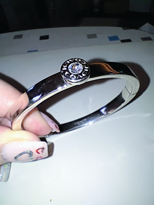 Coach New York Huggie Klapp Magnet Armreif Armband 36,6 g Silber